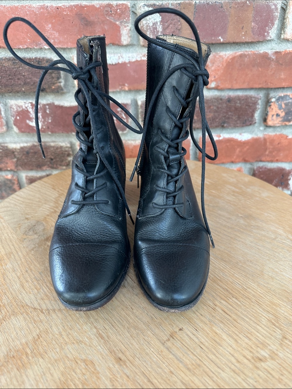 Frye Black Leather Lace-Up Ankle Boots with Block Heel Sz7 - Picture 3 of 7